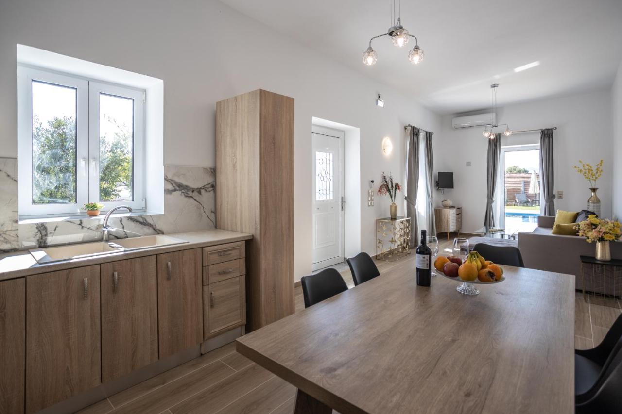 Villa Neonis Spílion Екстериор снимка